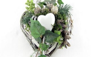 DEKORACE – SMUTEČNÍ FLORISTIKA Srdce bílé, ca. 21 cm