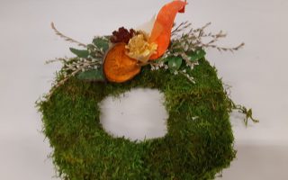 Mechový věnec s přízdobou č. 3