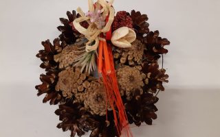 Přírodní věneček ze šišek č. 7