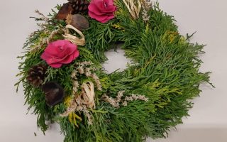 Zelený věnec s přízdobou č. 26