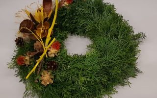 Zelený věnec s přízdobou č. 23