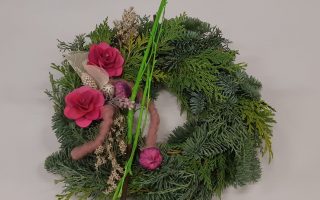 Zelený věnec s přízdobou č. 22