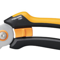 Nůžky zahradní Solid™ jednočepelové P361 - 1057165 - Fiskars