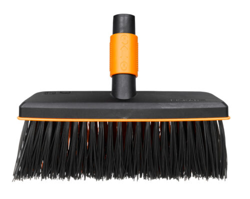 Koště QuikFit™ univerzální - 1001417 - Fiskars - Obrázek 1